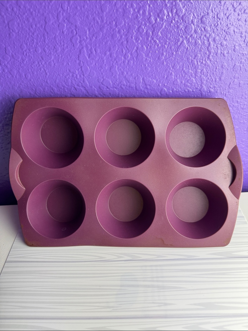 Tupperware Purple Silicone Muffin Pan 6-Cup Cupcake Baking Form Mold Oven Safe